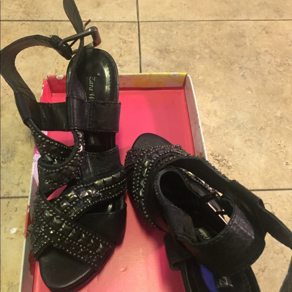 Shoes - Picture 2 of 4